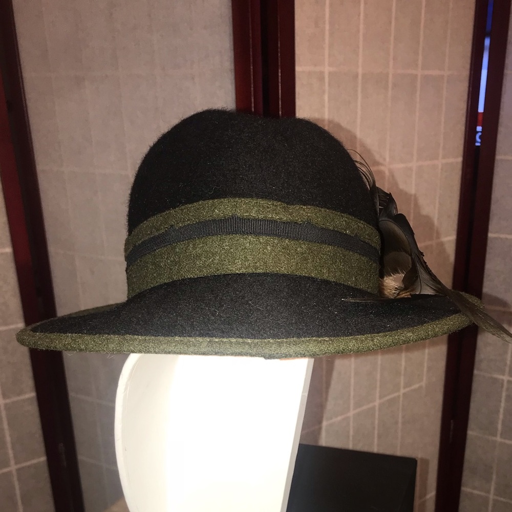 Wool Hat W/Green Accents & a feather clip